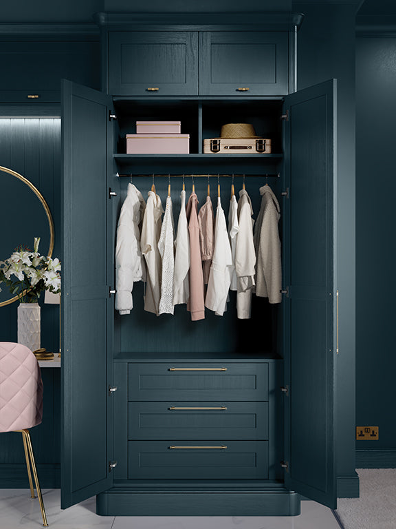 Aldana Slim Frame Shaker Bedroom